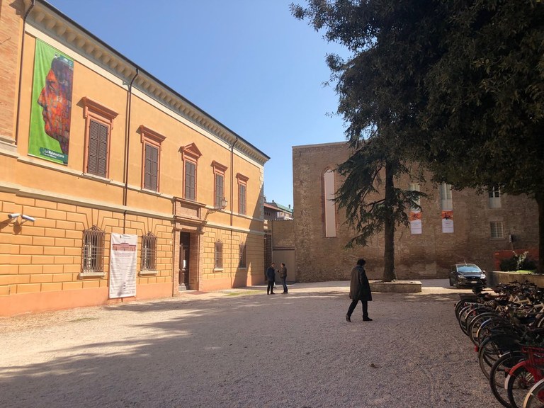 Casa Bufalini vista dalla Piazza della Malatestiana